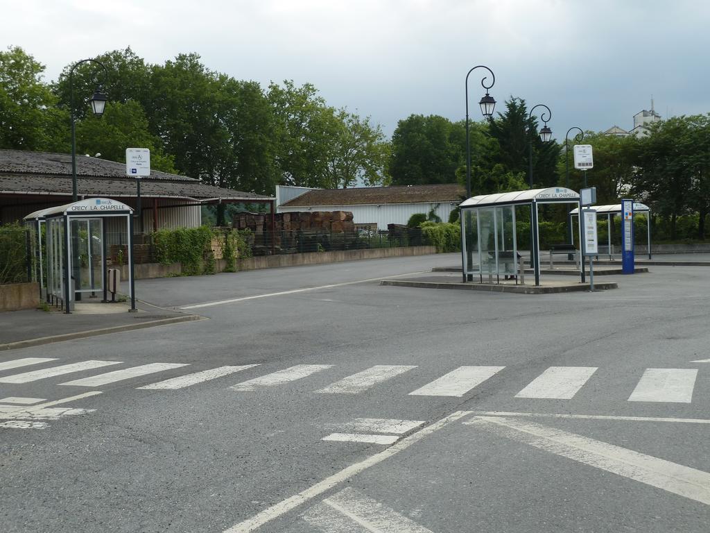 Gite Les Iris Villa Crecy-la-Chapelle Ruang foto